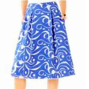 𝅺bcbg MaxAzria Blue Mesh Patterned Tea Skirt Size 4